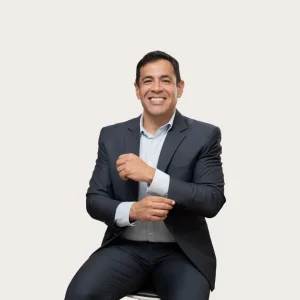 Dr. Jorge Saldaña